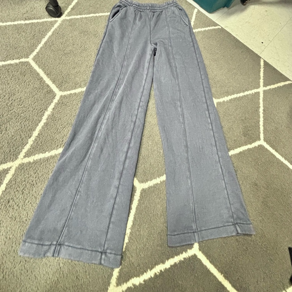 Gap straight leg sweatpants size s